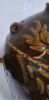 Gambar Guci Cokelat Motif Kepiting dan Ayam