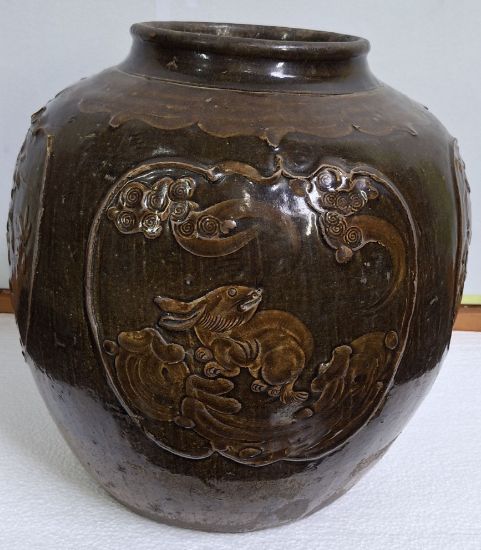 Gambar Guci Motif Kelinci