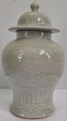 Gambar White Celadon Covered Temple Jar