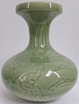 Gambar Green Celadon Onion-shape Vase