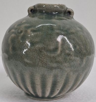 Gambar Celadon Glazed Jarlet
