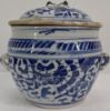 Gambar Blue and White Gamching with Dragon Design