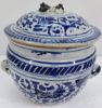 Gambar Blue and White Gamching with Dragon Design