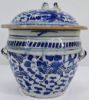 Gambar Blue and White Gamching with Dragon Design