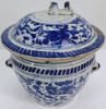 Gambar Blue and White Gamching with Dragon Design