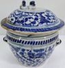 Gambar Blue and White Gamching with Dragon Design