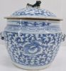Gambar Blue and White Gamching with Sweatpea Design