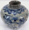 Gambar Jar Biru Putih dengan Motif Rusa
