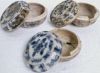 Gambar Buli-Buli Biru Putih dengan Motif Kembang