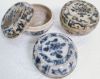 Gambar Buli-Buli Biru Putih dengan Motif Kembang