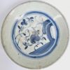 Gambar Piring Porselen Biru dan Putih dengan motif Kembang